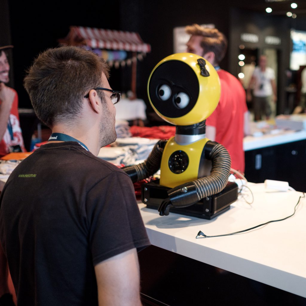 Talking to robot