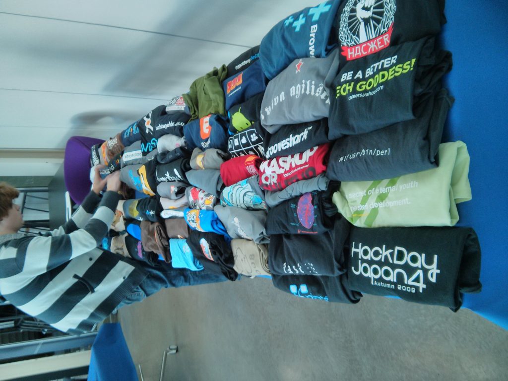 Old T-Shirt table at state of the browser 2013